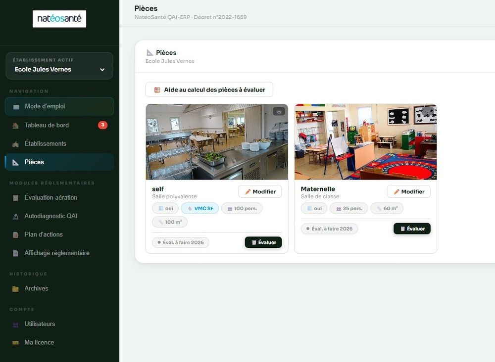 Interface de suivi d'un patrimoine : un établissement scolaire, ses pièces instrumentées avec leur surface et leur type de ventilation, et les modules d'évaluation réglementaire